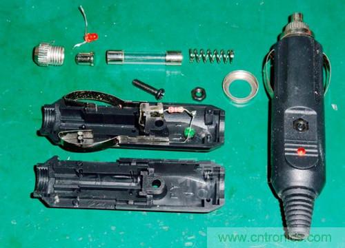 DIY:自制安全高效車(chē)用手機(jī)充電器