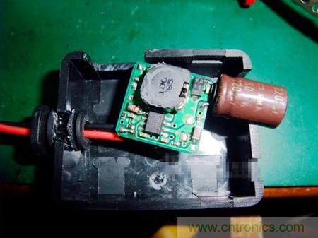 DIY:自制安全高效車(chē)用手機(jī)充電器