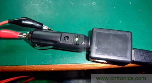 DIY:自制安全高效車(chē)用手機(jī)充電器