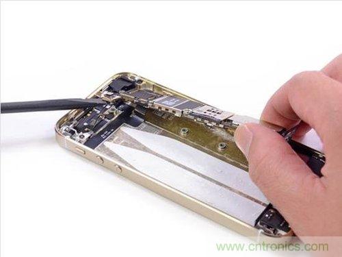 土豪金iPhone 5S拆解:內(nèi)部結(jié)構(gòu)升級,維修難度增加