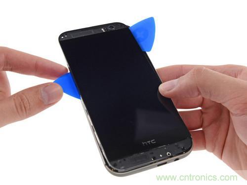 牛人強拆！新HTC One(M8)真機精密做工難修理