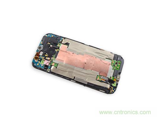 牛人強拆！新HTC One(M8)真機精密做工難修理