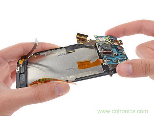 牛人強拆！新HTC One(M8)真機精密做工難修理