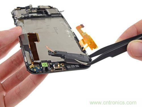 牛人強拆！新HTC One(M8)真機精密做工難修理
