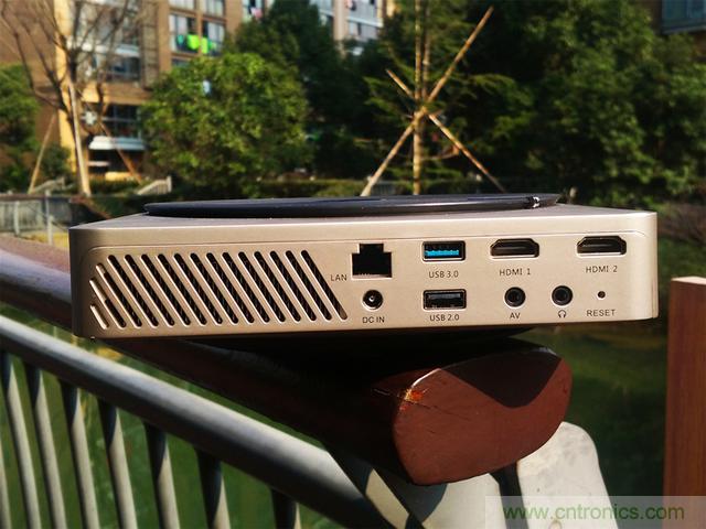 無屏電視時代已然來臨，客廳你做好準備了嗎？