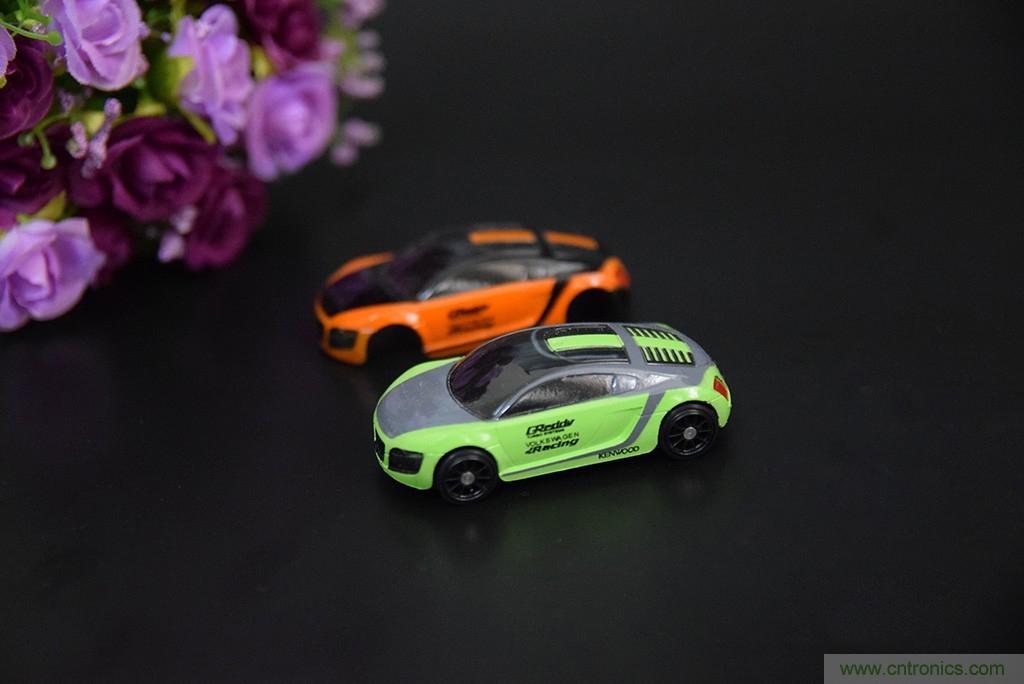 虛擬與現實相結合的飛車游戲，讓你體驗速度與激情的碰撞！