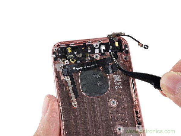 有什么地方沒有變？iPhone SE真機拆解