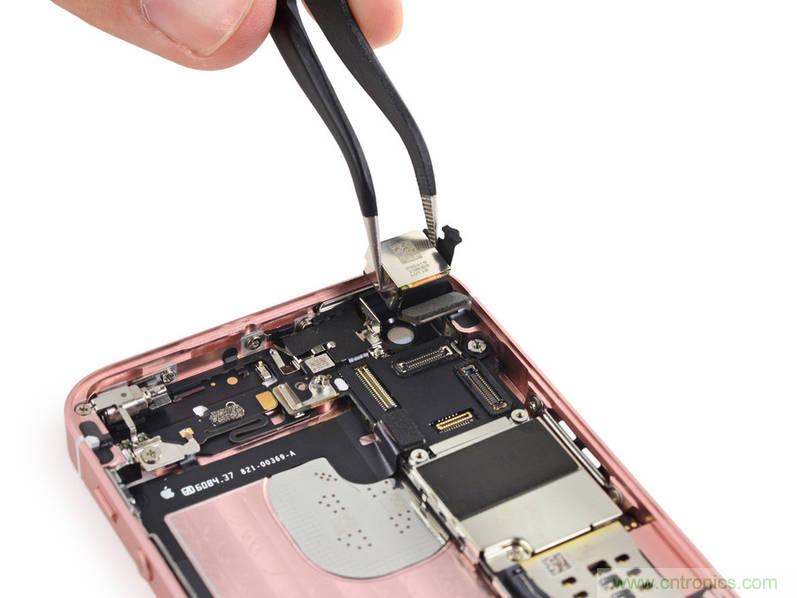 有什么地方沒有變？iPhone SE真機拆解