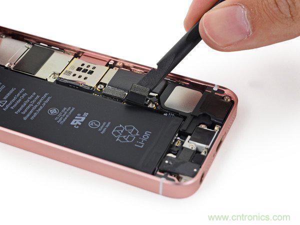 有什么地方沒有變？iPhone SE真機拆解