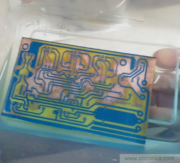 嘗試了四次PCB制作, 最后一發算是成功了