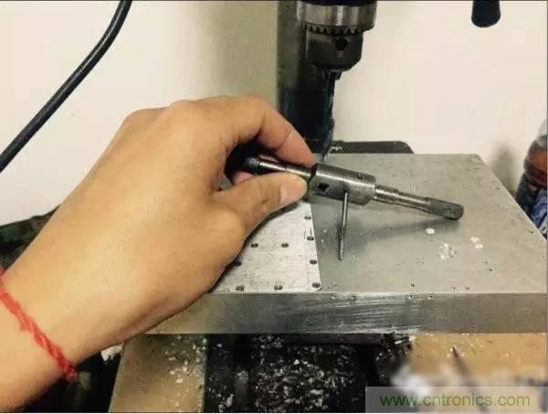 想看大牛是如何DIY射頻功放的嗎？