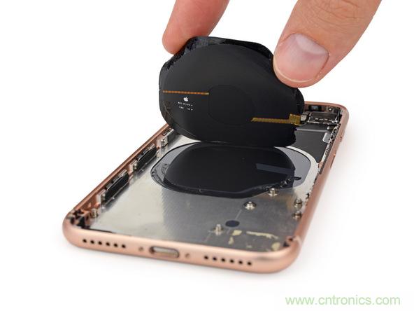 iPhone 8首拆:無線充電版本的iPhone 7?